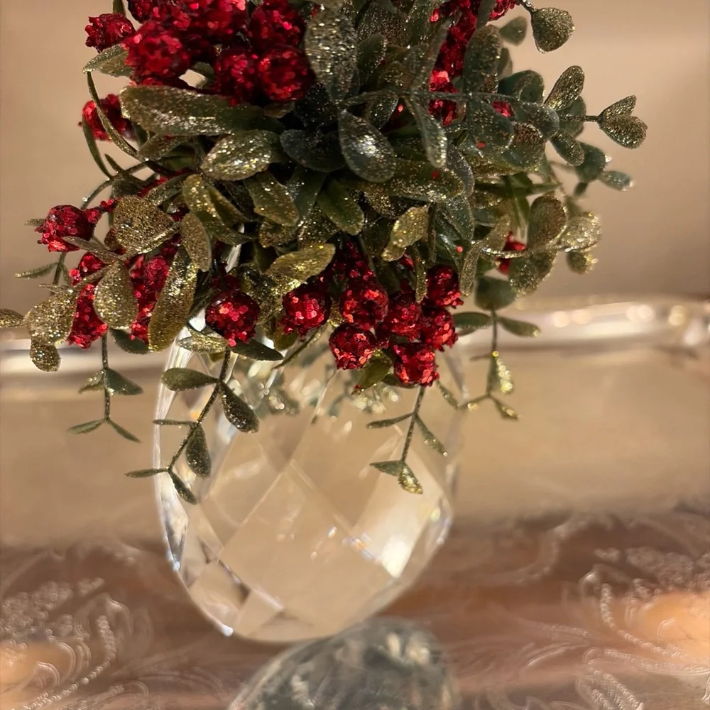 Ganz Mistletoe Kissing Crystal Lucite Multifaceted Christmas Ornament